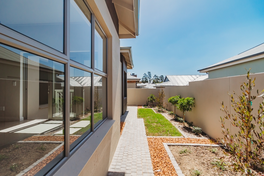 3 Bedroom Property for Sale in Kraaibosch Western Cape